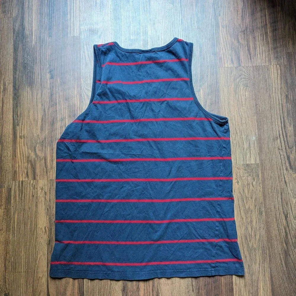 Y2K DC men's size medium tank top red and navy striped - Picture 5 of 7
